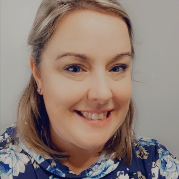 Meet your Posher, Heather - Picture 3 of 3